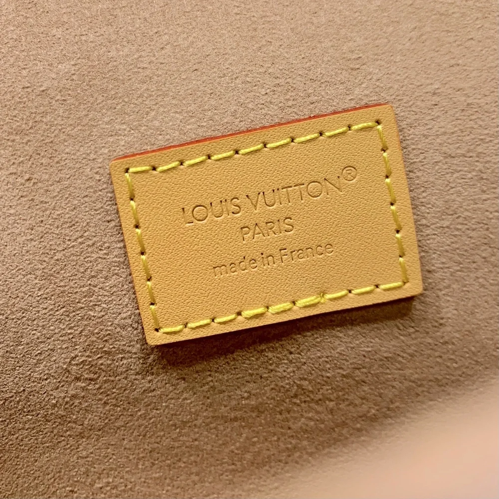 Louis Vuitton Pochette Camille